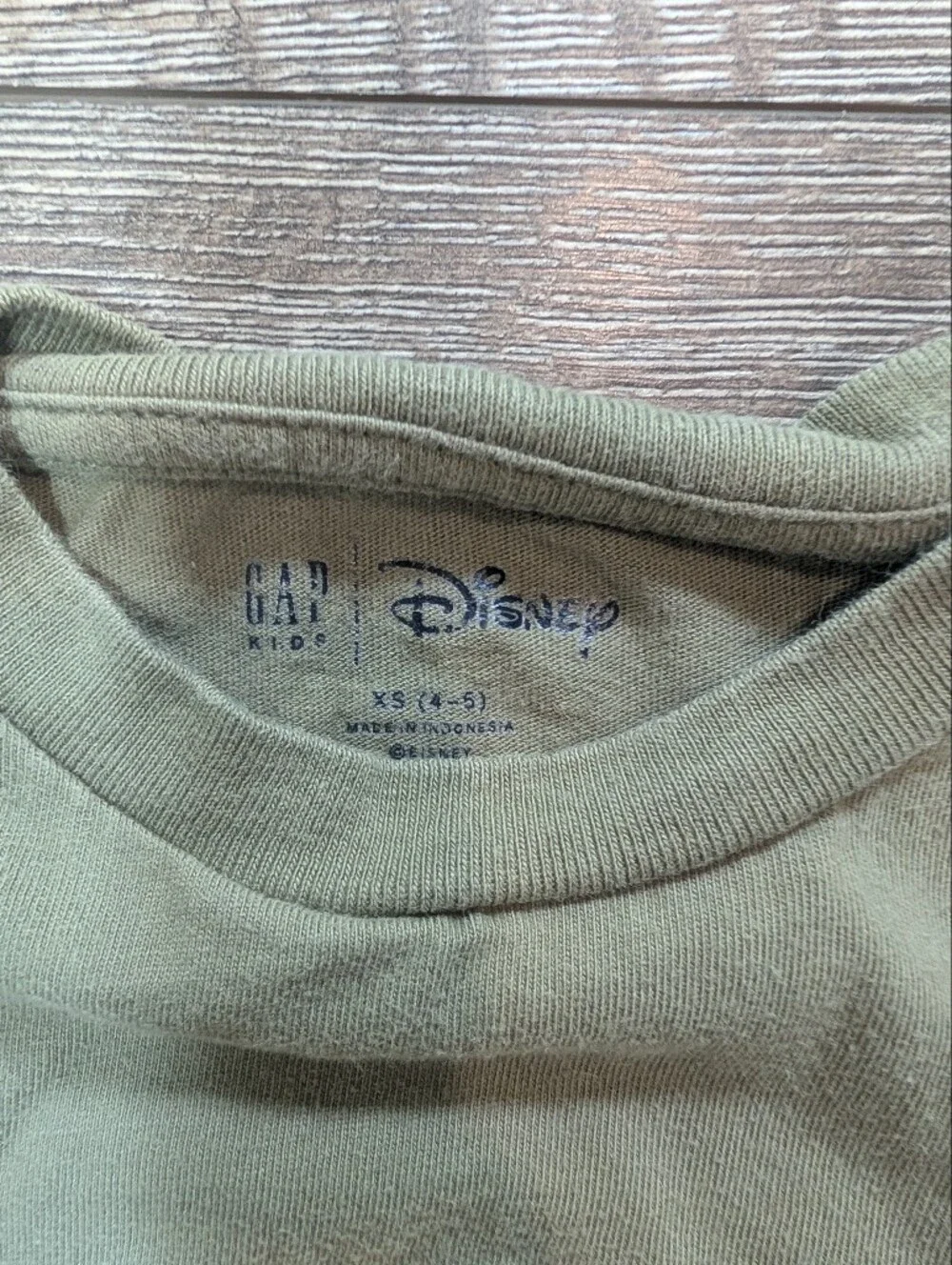 Gap Size XS 4/5 Nightmare Before Christmas Olive Green Halloween T-shirt Top